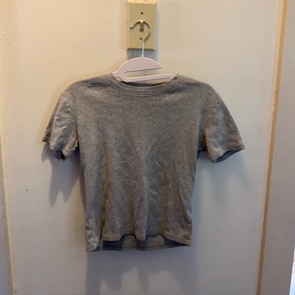 Plain gray tee shirt, tiny bit cropped, soft and heavy material!